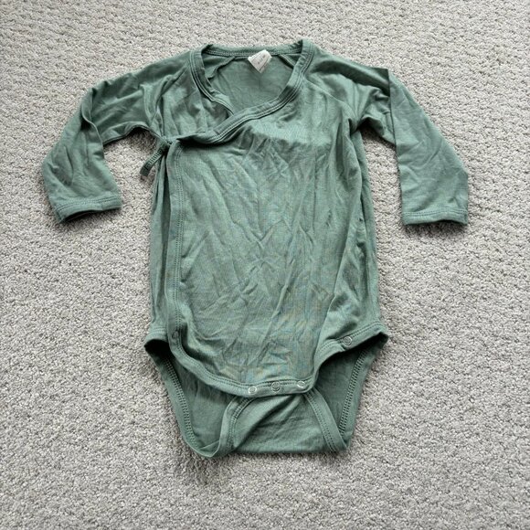 Kate Quinn sage green bamboo kimono bodysuit and rainbow booties - Picture 4 of 6